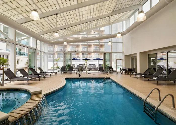 Hotel Courtyard By Marriott Ocean Oceanfront