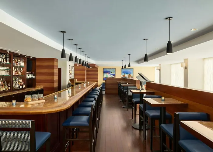 Courtyard By Marriott Ocean Oceanfront 4*