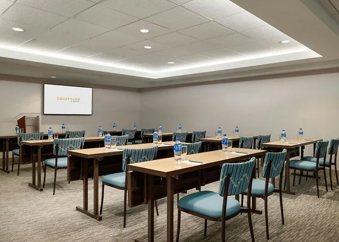 Hotel Courtyard By Marriott Ocean Oceanfront 4*