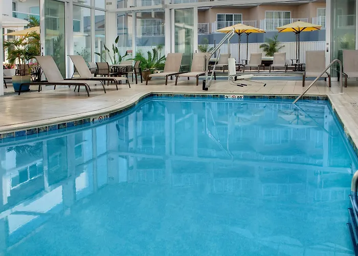 Courtyard By Marriott Ocean Oceanfront