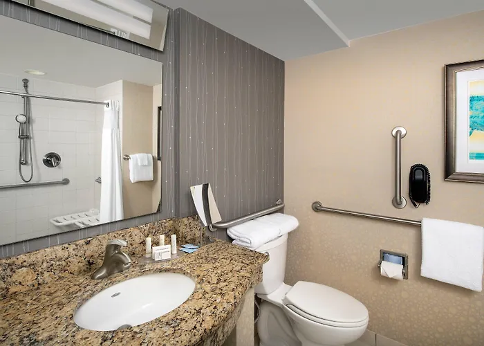 Hotel Courtyard By Marriott Ocean Oceanfront 4*