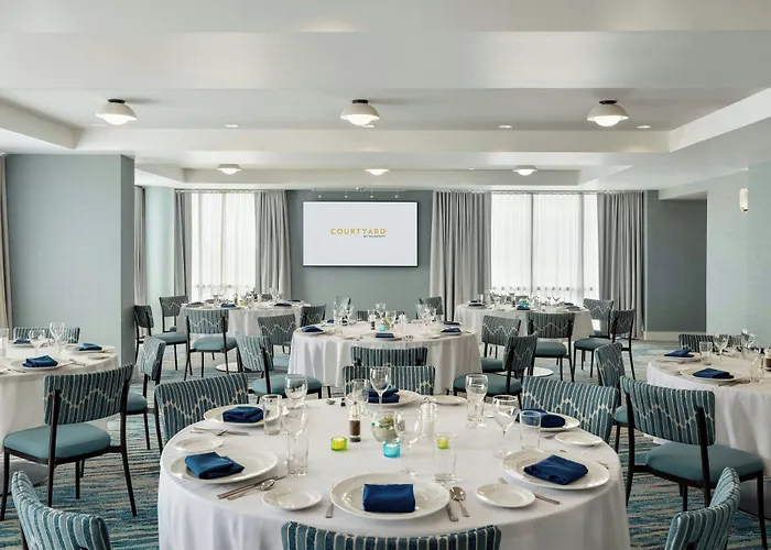 Hotel Courtyard By Marriott Ocean Oceanfront 4*